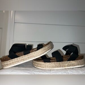 STEVE MADDEN PLAT FORM SANDALS